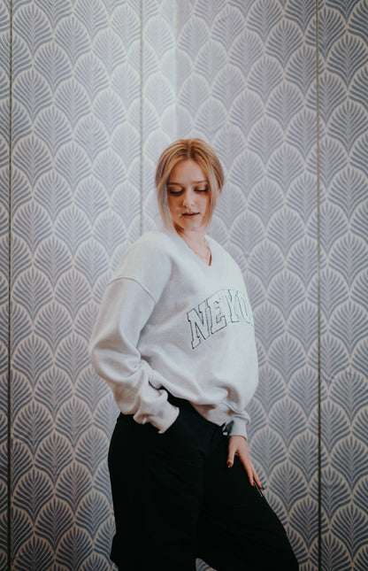 New York V-Neck Sweatshirt